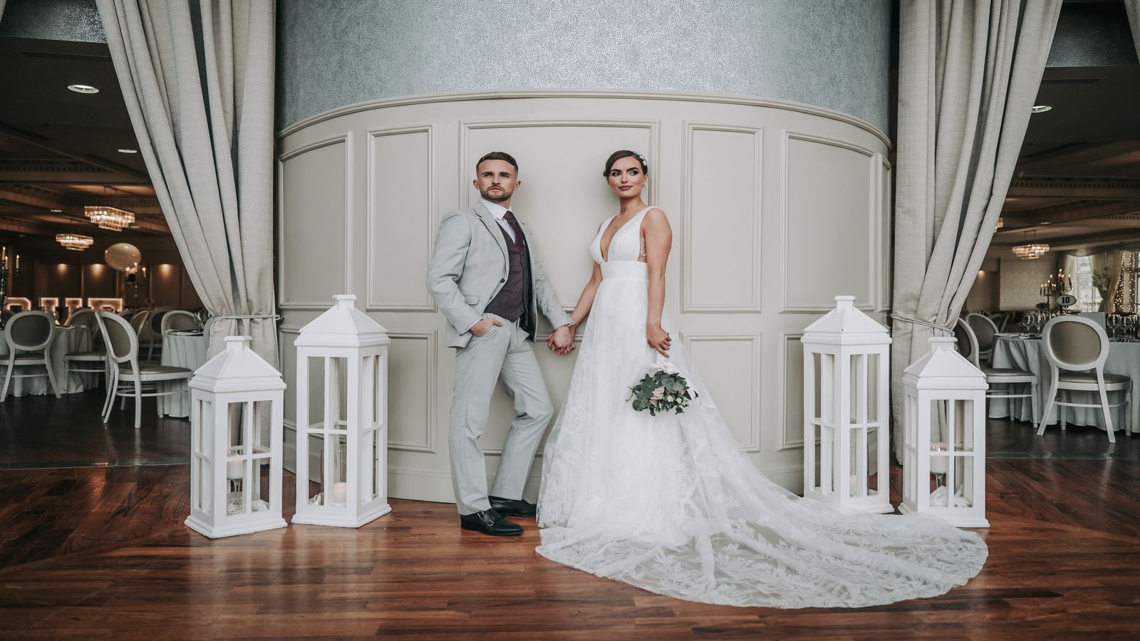 bride__groom_standing_mezzanine_4_1600x900