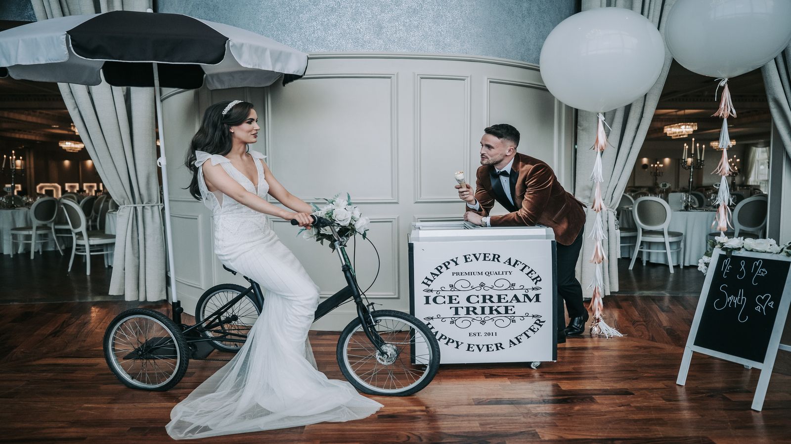bride_tricycle__1600x900